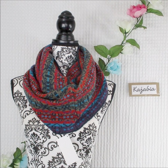 CHARLIE PAGE Knit Infinity Scarf NWT - Picture 1 of 9